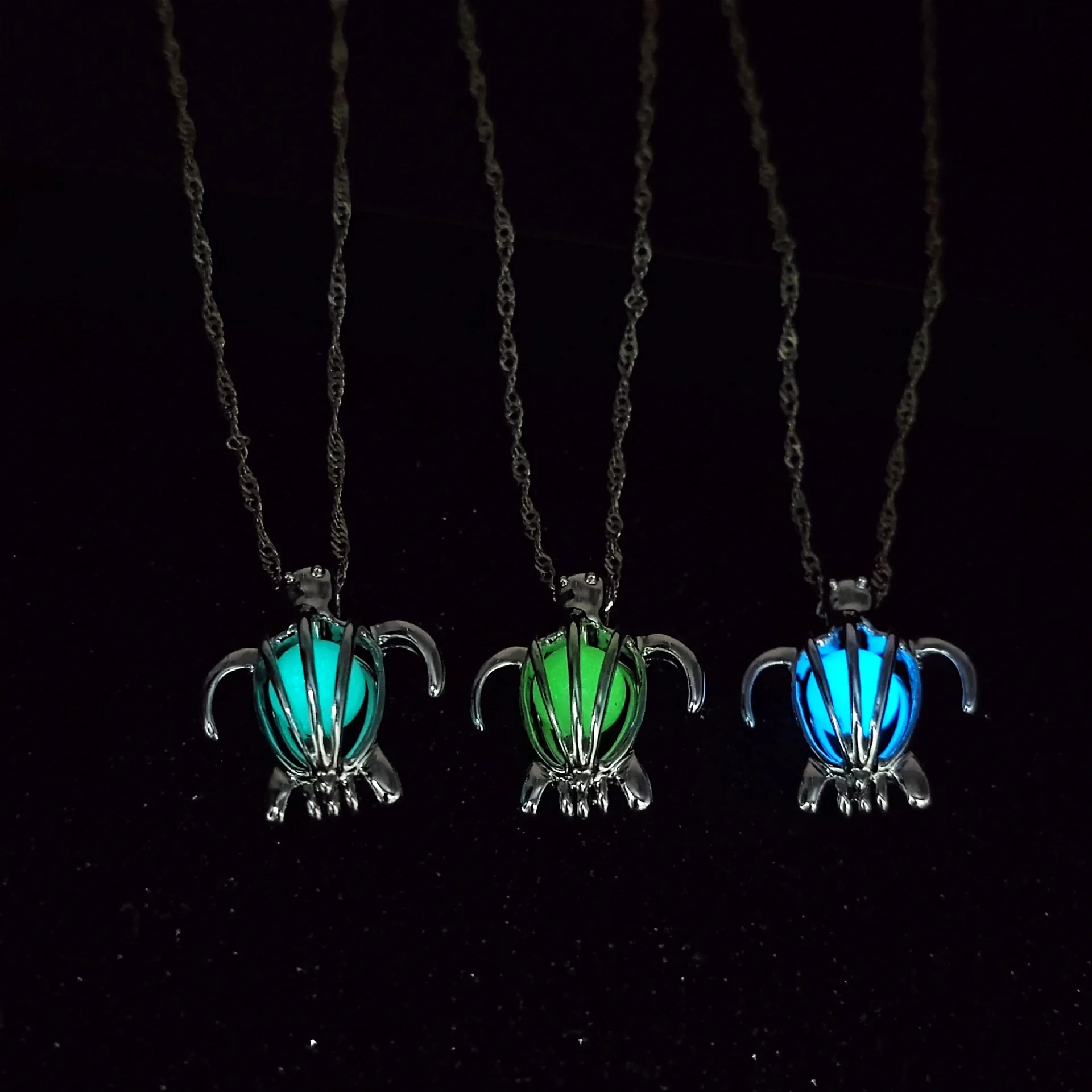 Luminous Glow-in-the-Dark Sea Turtle Pendant Necklace for Women – Exquisite Stainless Steel Ocean Turtle Collarbone Chain Choker Temperament Elegant Mystical Spiritual Wisdom Protection Glowing Jewelry Unique Halloween Fantasy Gift - Image 6