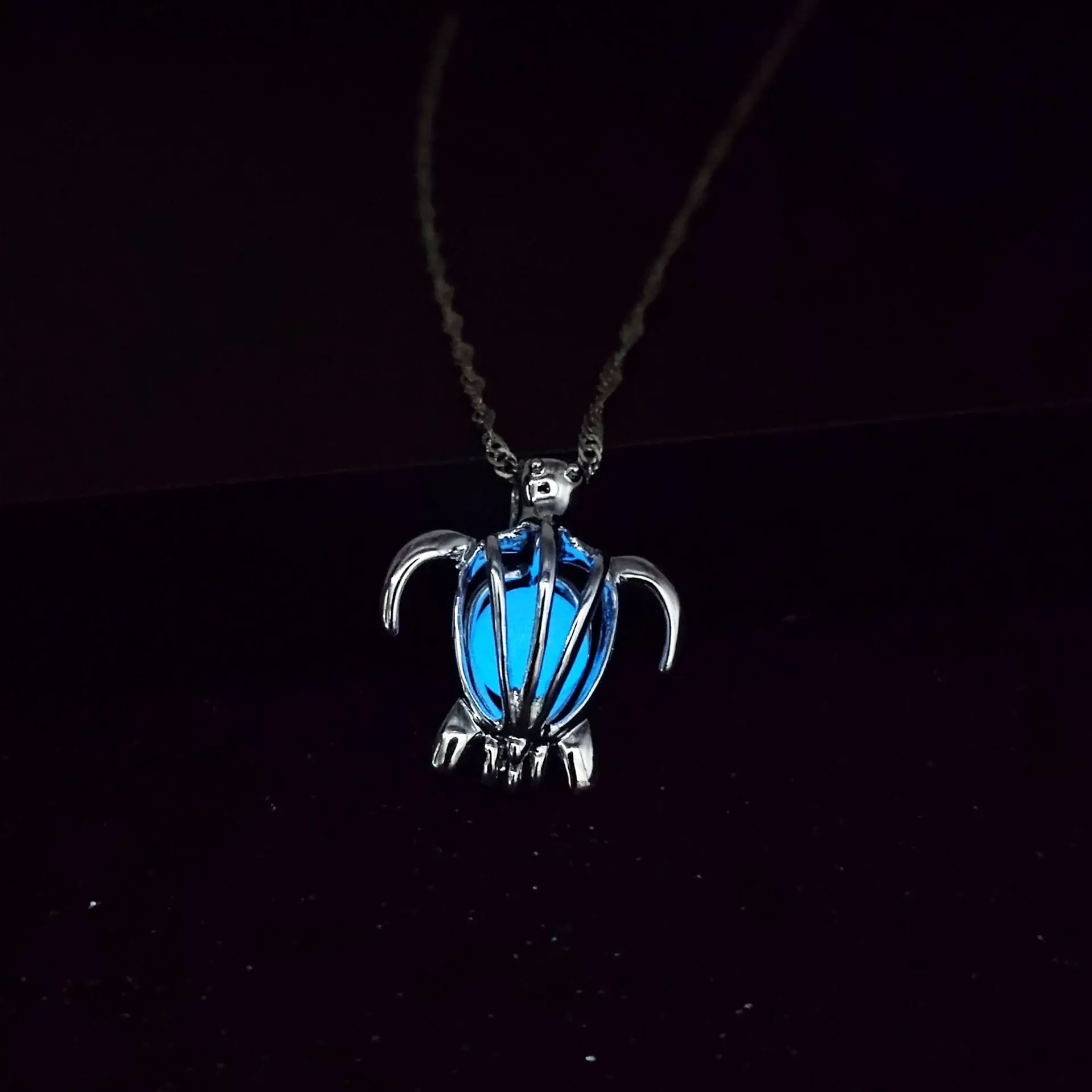 Luminous Glow-in-the-Dark Sea Turtle Pendant Necklace for Women – Exquisite Stainless Steel Ocean Turtle Collarbone Chain Choker Temperament Elegant Mystical Spiritual Wisdom Protection Glowing Jewelry Unique Halloween Fantasy Gift - Image 8