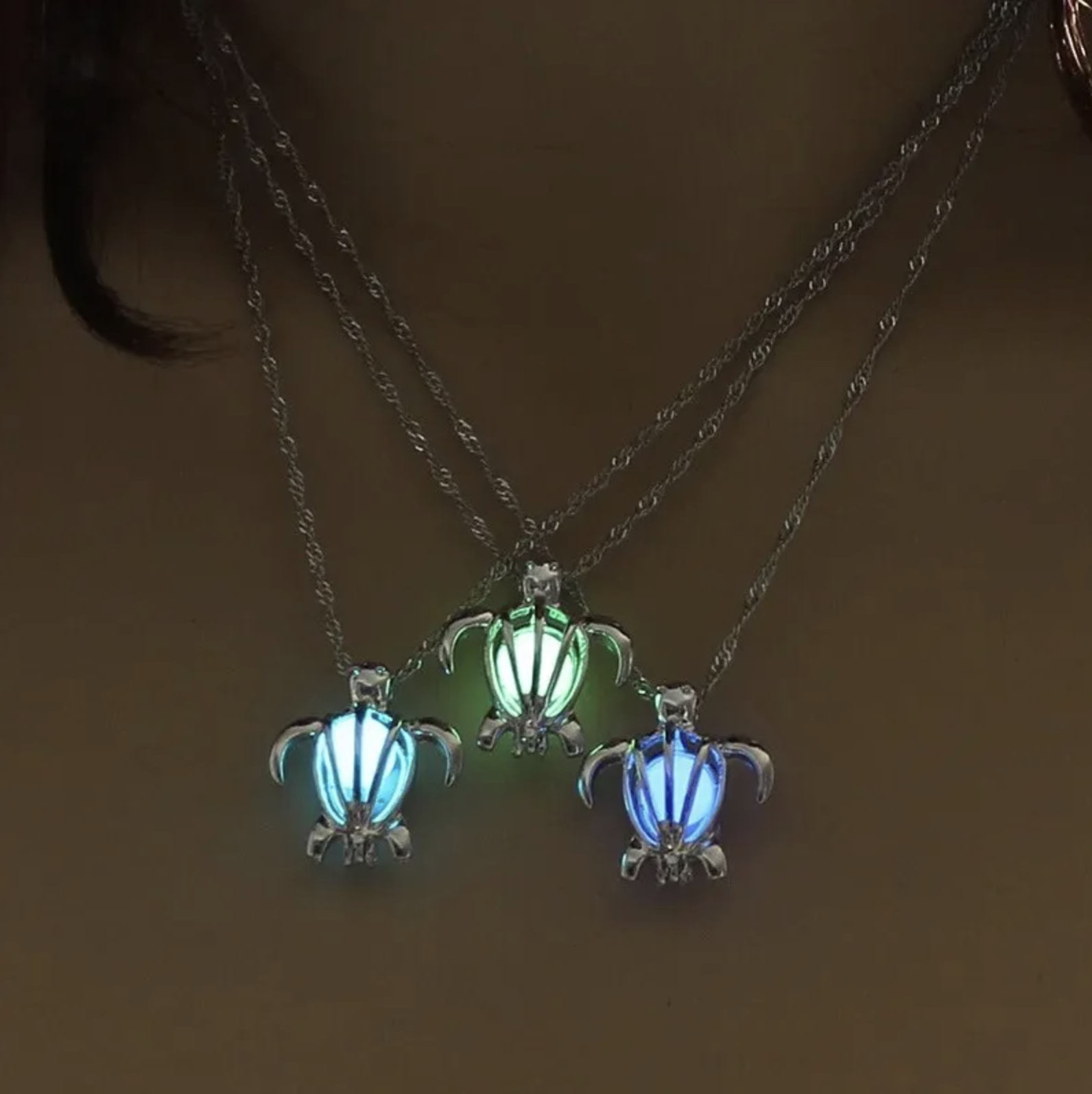 Luminous Glow-in-the-Dark Sea Turtle Pendant Necklace for Women – Exquisite Stainless Steel Ocean Turtle Collarbone Chain Choker Temperament Elegant Mystical Spiritual Wisdom Protection Glowing Jewelry Unique Halloween Fantasy Gift - Image 4