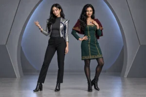 comic con accessories: How to Wear Cosplay Accessories When the Outfit Is Already Bold In Character Photos